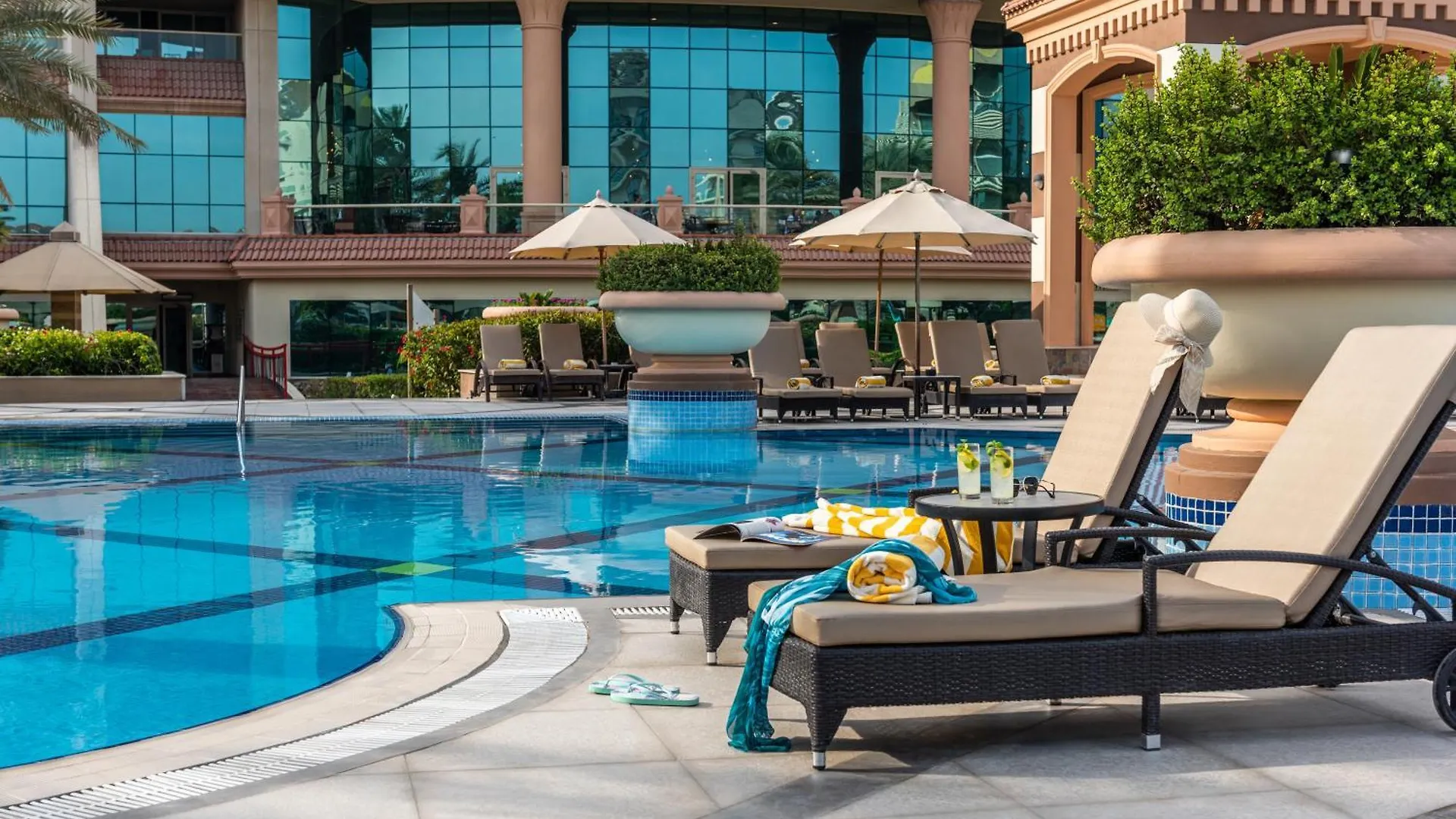 Al Raha Beach Resort & Spa Abu Dhabi 5*,