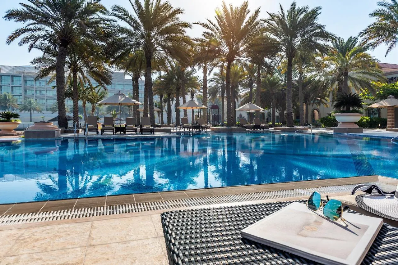 מלון אבו דאבי Al Raha Beach Resort & Spa