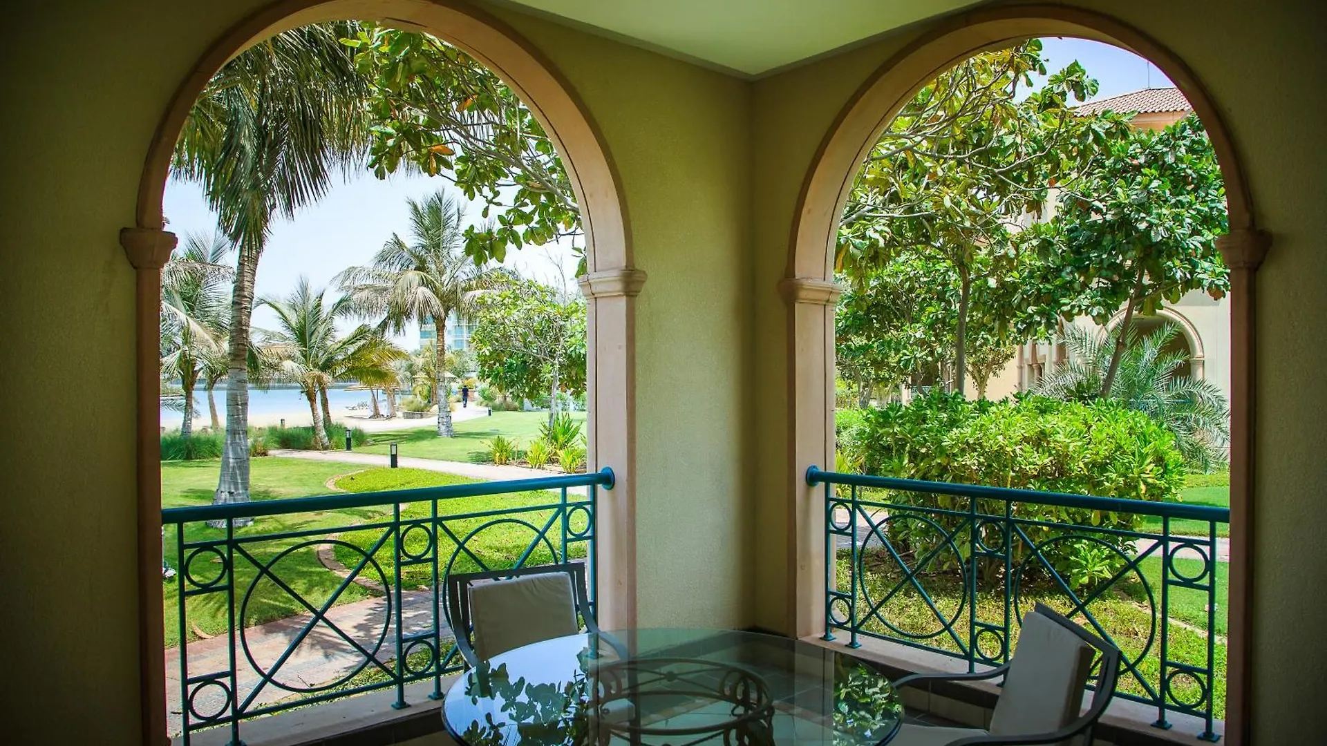 Al Raha Beach Resort & Spa Abu Dhabi Hotell