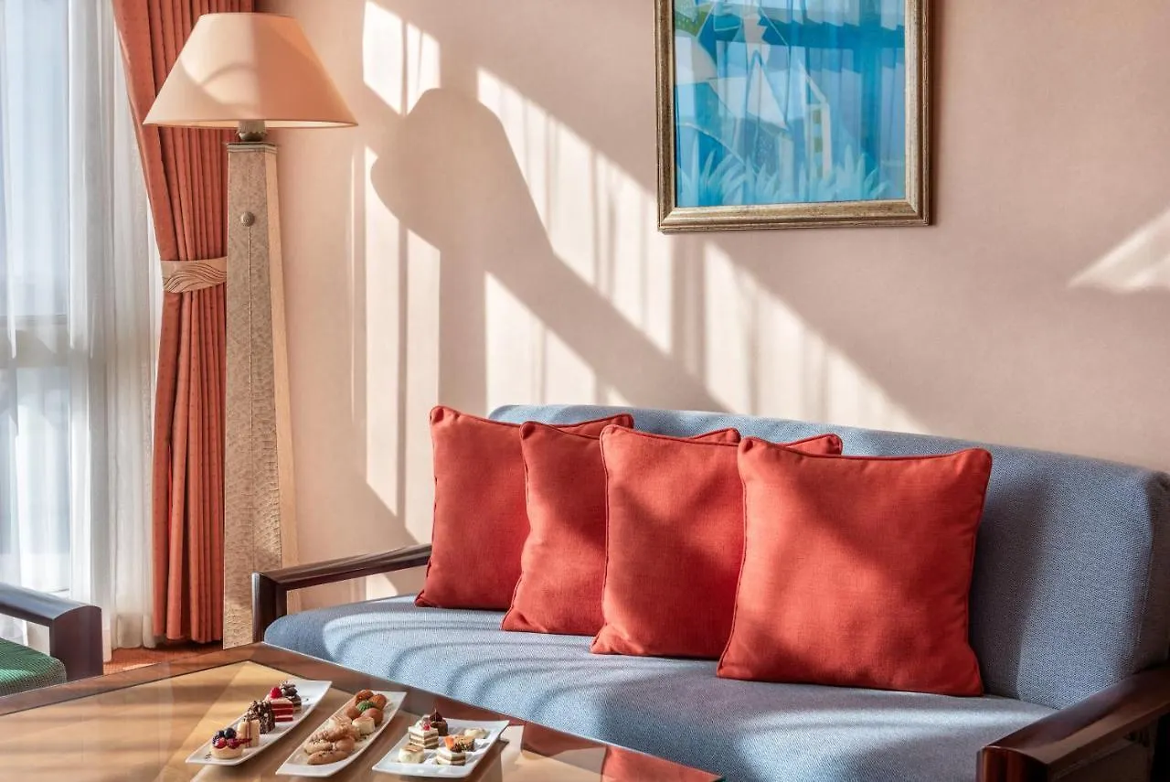 Al Raha Beach Resort & Spa Абу-Даби Отель